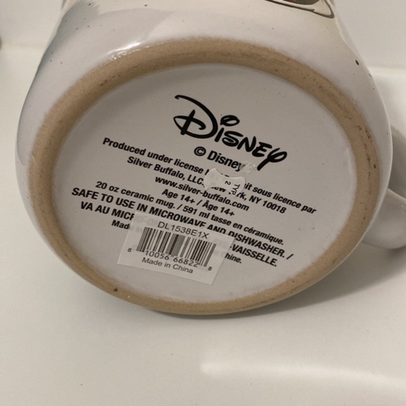 20 oz Mickey Mouse oversized coffee mug - Picture 3 of 4